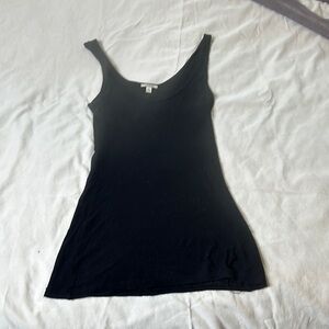 Fitted Black Sleeveless Tank Top